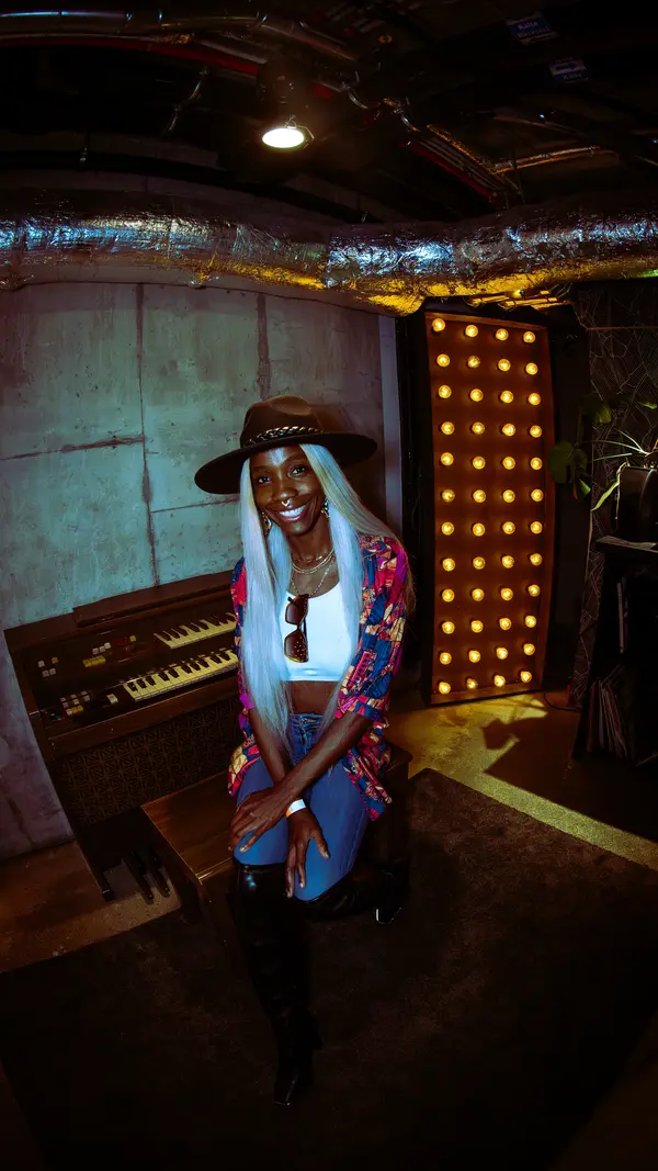 Freak del afrique photo and videoshooting by yungfisherman (1)